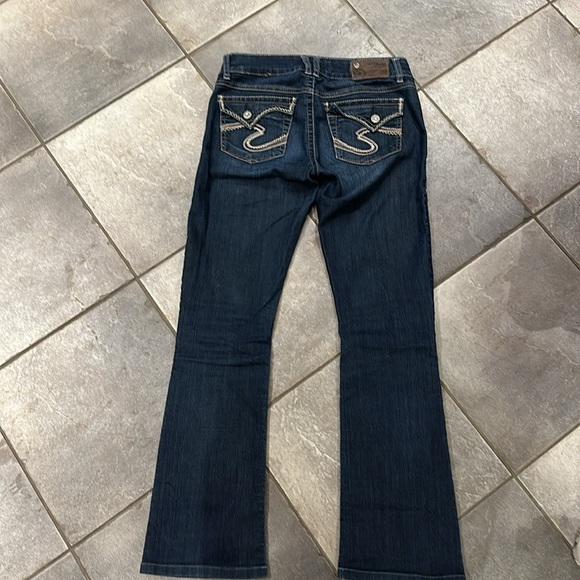 Blue Jeans - Picture 3 of 4